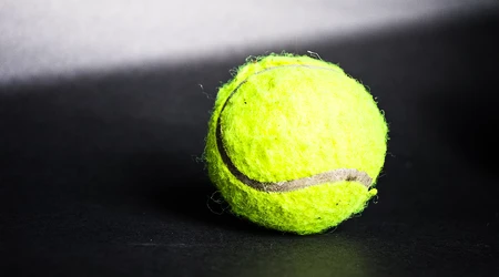 Új vagy használt teniszlabdák. Melyikkel jobb játszani?