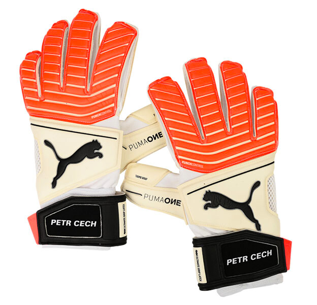 Kapuskesztyű Puma One Grip 17.2 RC Petr Čech eredeti aláírásával