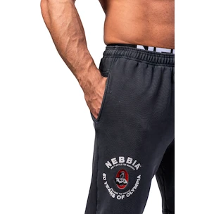 Nebbia NEBBIA x OLYMPIA Washed Sweat Joggers LEGEND 795 black Férfi-melegítőalsó