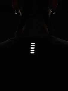 Under Armour  Iso-Chill Laser Tee II-PPL Női póló XS