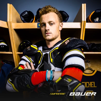 Jack Eichel Bauer Supreme felszerelésben