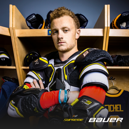 Jack Eichel Bauer Supreme felszerelésben